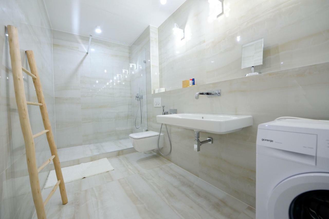 Center Aupark Apartment 皮耶什佳尼 外观 照片